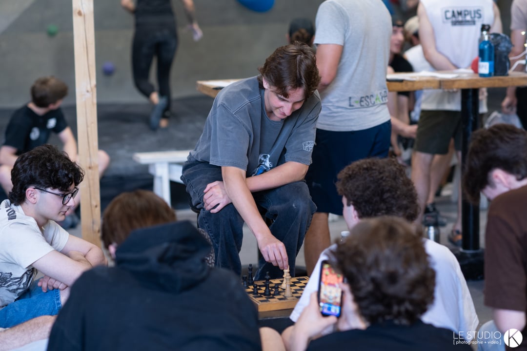 A board game on the floor between climbs